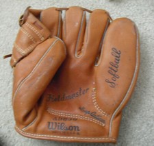 Vintage Wilson Fieldmaster A9830 Leather Softball Glove