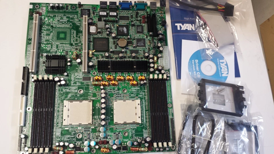 Tyan S2881 S2881G2NR Thunder K8SR Dual socket 904 AMD8000 8 DDR slot, PCI-X - Image 2 of 4