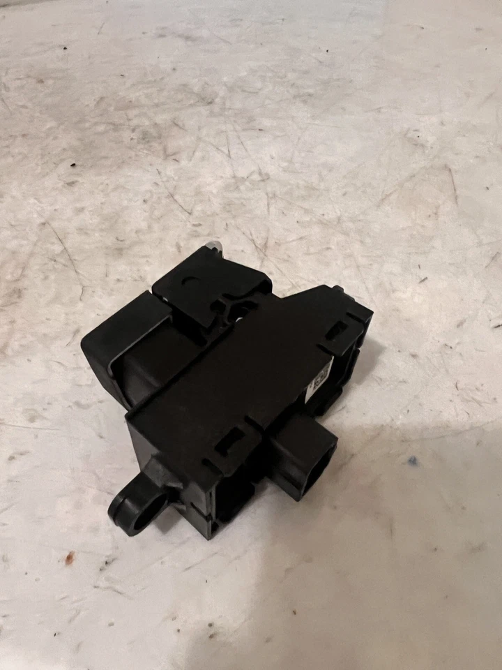 Interruptor electrónico de control de freno de estacionamiento Mazda CX-3 2019 OEM  Foto 3 de 4