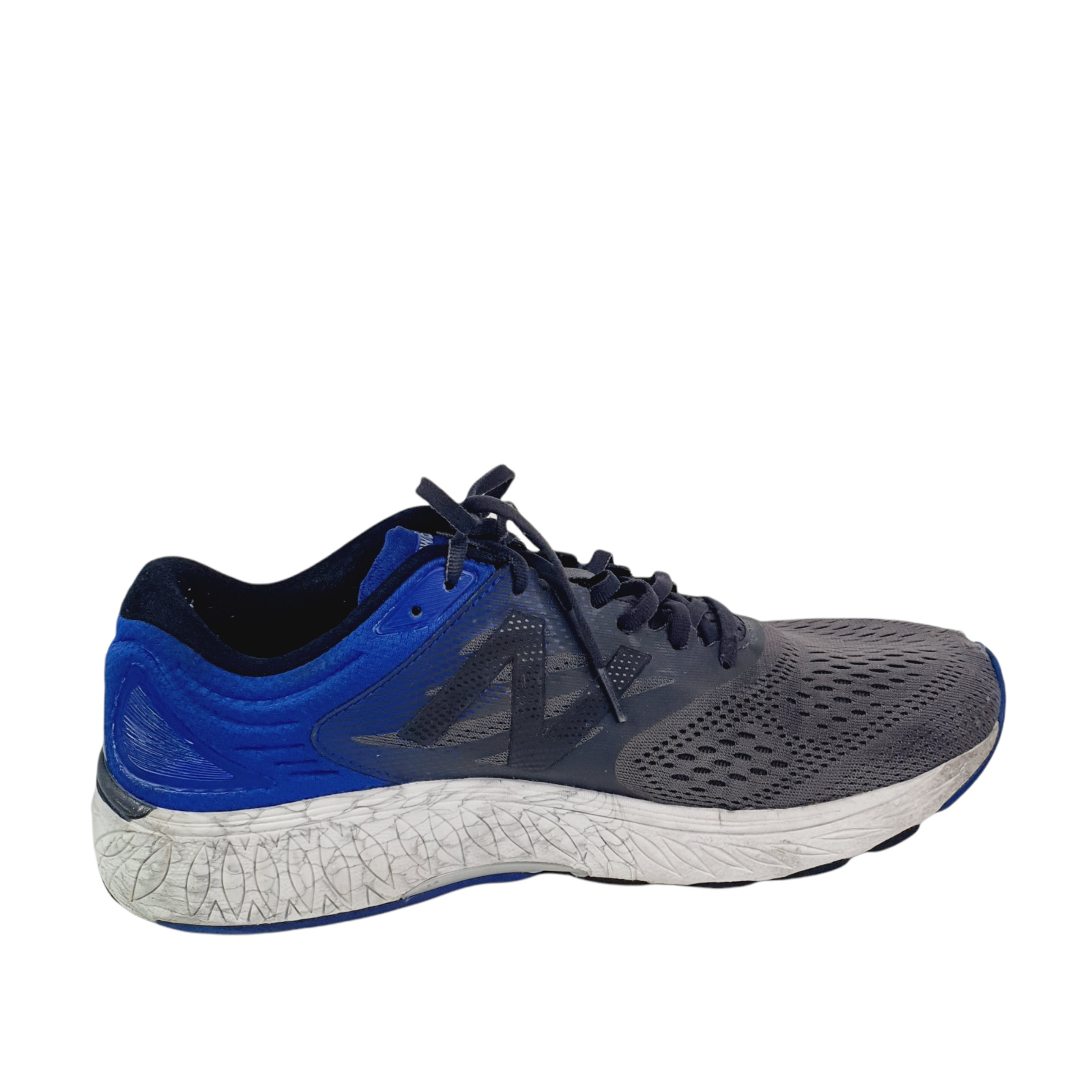 940 V4 Running Shoes 