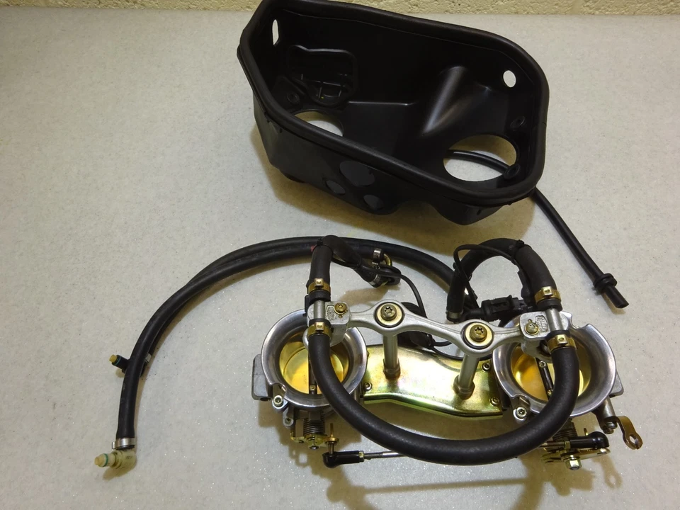 DUCATI 748R 2002 OEM INYECTORES AÉREOS CUERPOS DE ACELERADOR ARNÉS LÍNEAS DE COMBUSTIBLE 748 R Foto 2 de 2