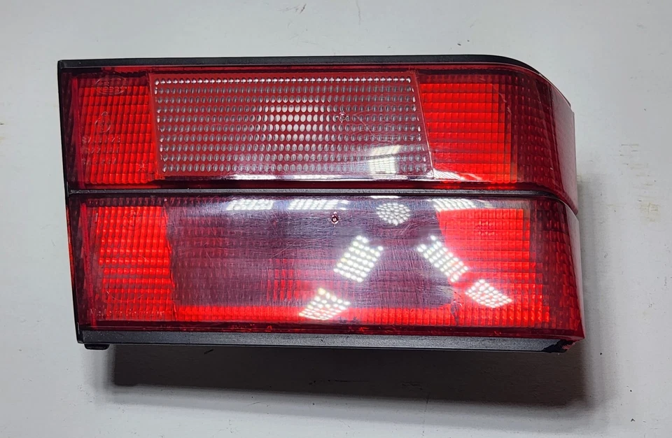 ✅1989-1995 BMW 525 530 535 540 driver lanterna traseira interna esquerda 1389015L✅ - Imagem 2 de 4