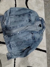 Un  Branded Large Jean Jacket Lightly Used