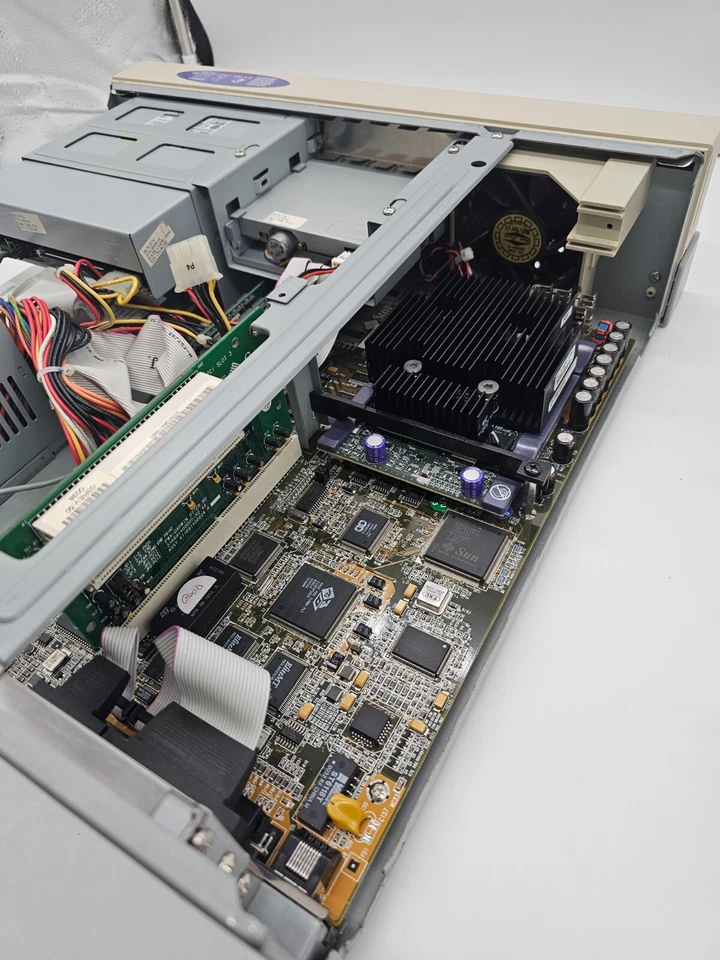 SUN Microsystems Ultra 5 Workstation 400Mhz 512Mb Ram 40GB HDD Tested - Image 3 of 4