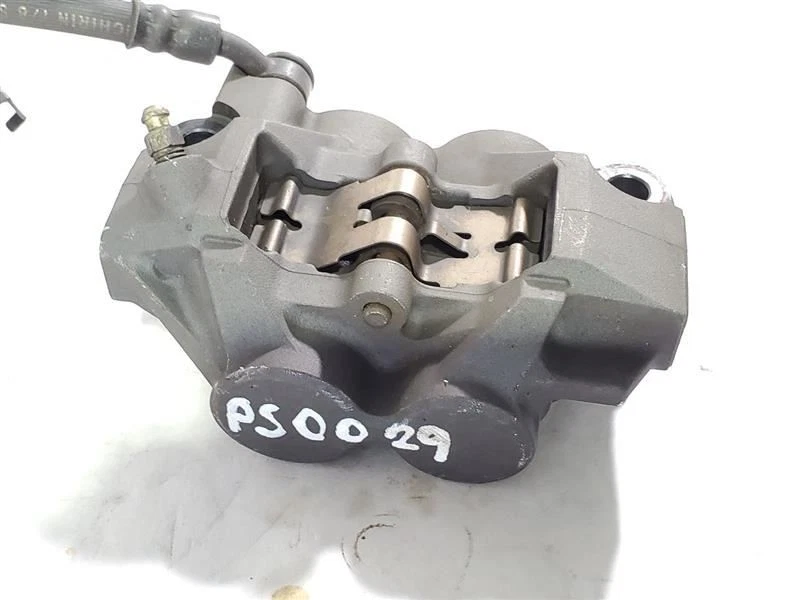 Pinzas de freno delanteras 5SL-2580T-10-00 OEM 5SL-2580U-10-00 Yamaha YZF-R6 2005 Foto 2 de 4