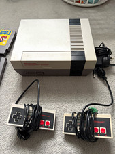 Nintendo NES Console Bundle 2 Controllers AV Cable Games PAL