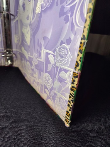 Raccoglitore rigido vintage Lisa Frank 3 anelli ๐ Chaser cavallo cowgirl danni scintillanti vedi! - Foto 12 di 15
