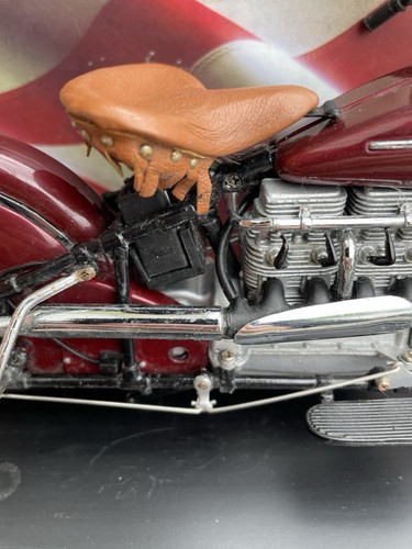 Franklin Mint 1942 Indian Motorcycle Model 442 1:10 Diecast W/ Case Missing Part - Picture 5 of 7