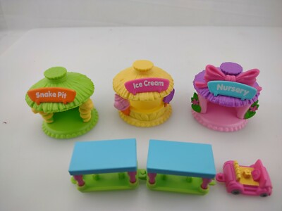 Squinkies Zoo Day Suprise Tree & Ploar Plunge. Replacement Huts and trolley 