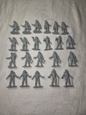 Vintage Lot of 22 Plastic Space Men Astronauts Toy Figures Gray