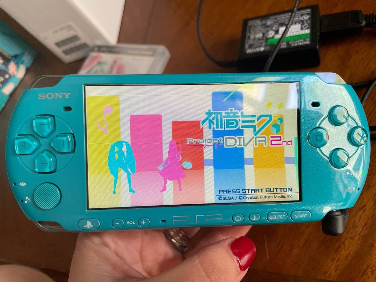 Sony PSP 3000 Console Hatsune Miku Project DIVA 2nd Ippai Sony PSP 3000 Console Hatsune Miku Project DIVA 2nd Ippai