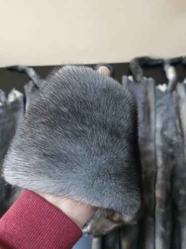Blue iris mink pelts - Picture 7 of 10