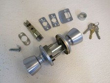 Kwikset Abbey Keyed Entry Knob Satin Chrome 740A 26D 6AL RCSGC Metal