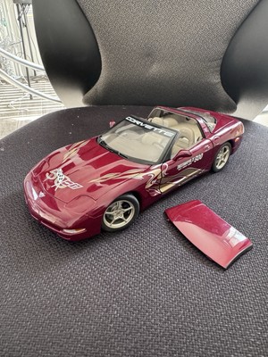 AUTOart 1:18 Corvette C5 REMOVABLE TARGA 50th Anniversary 2003 Indy500 Pace Car