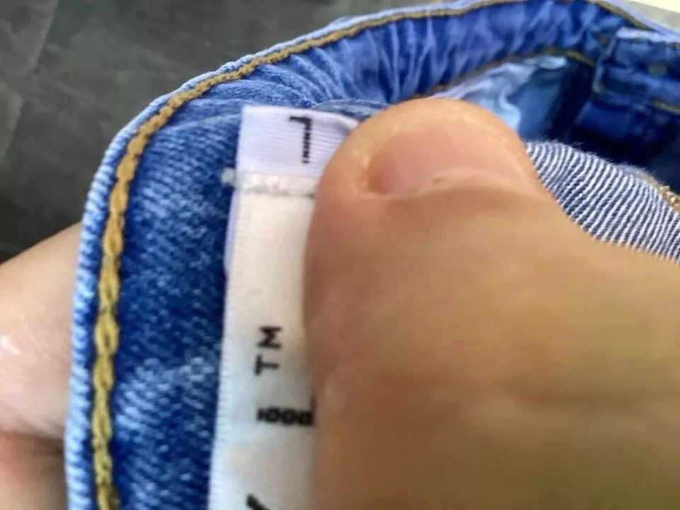 J y L Short Shorts Size Large - Image 3 of 4