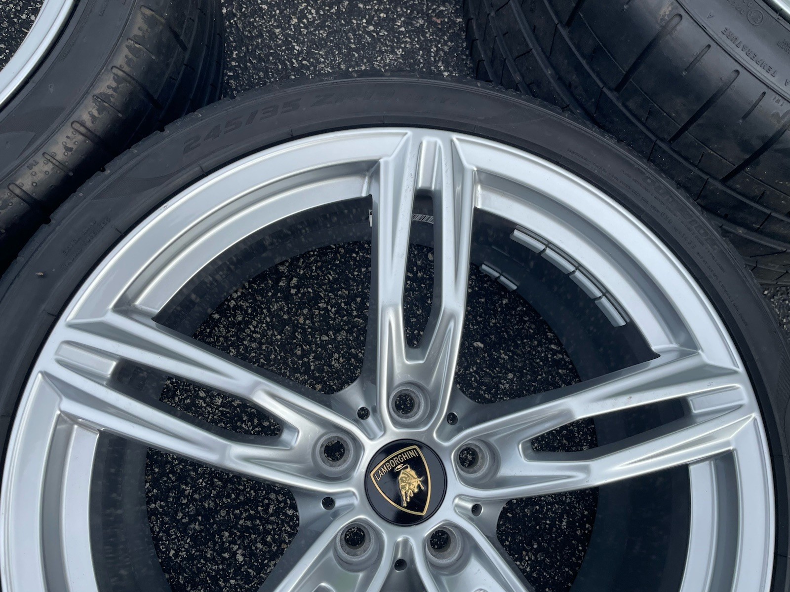 Lamborghini Huracan FRONT Wheel Rim Genuine OEM Silver 8.5 x 19 ET27 4T0601017