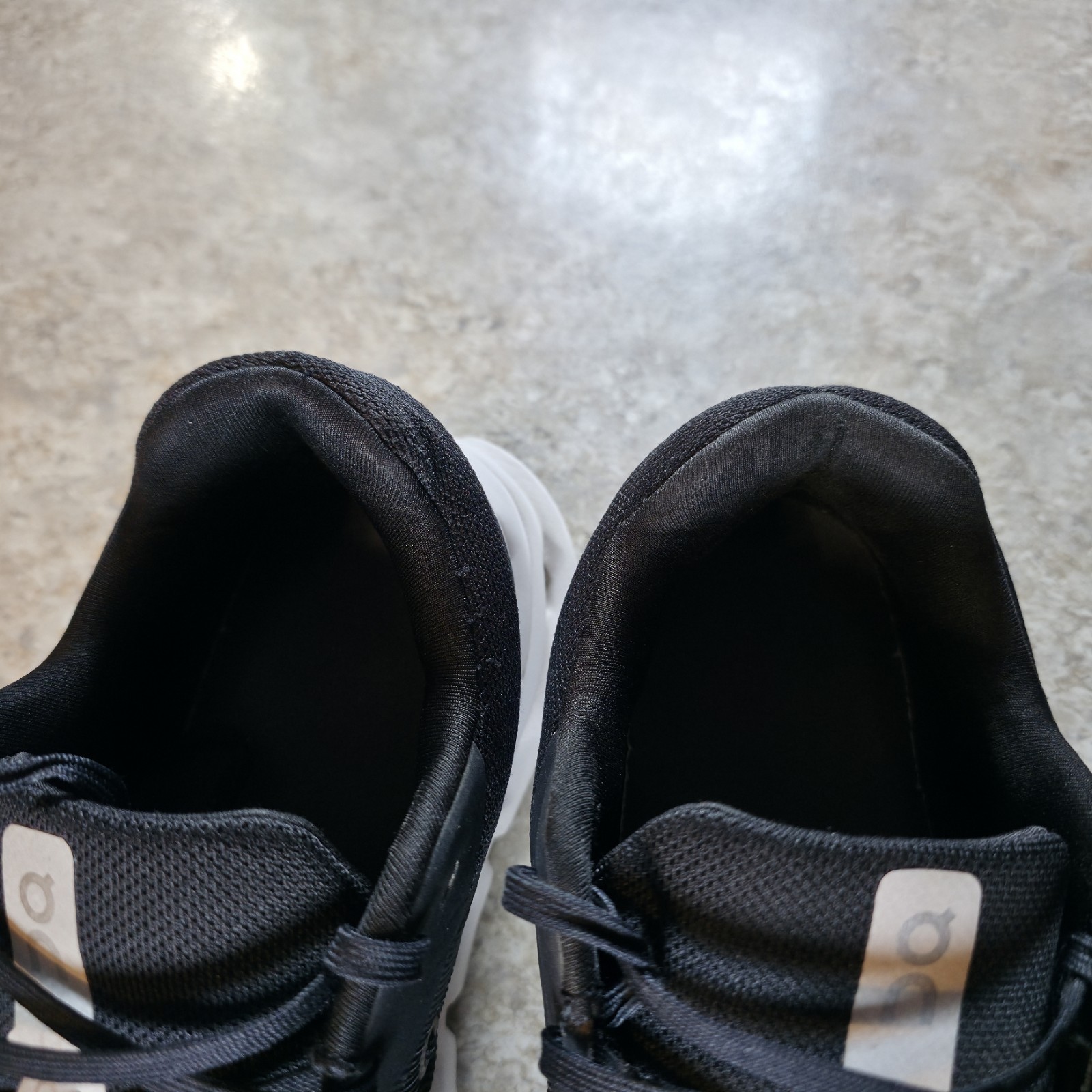 On Cloudrunner Men's Running Shoes Eclipse Frost … - image 7