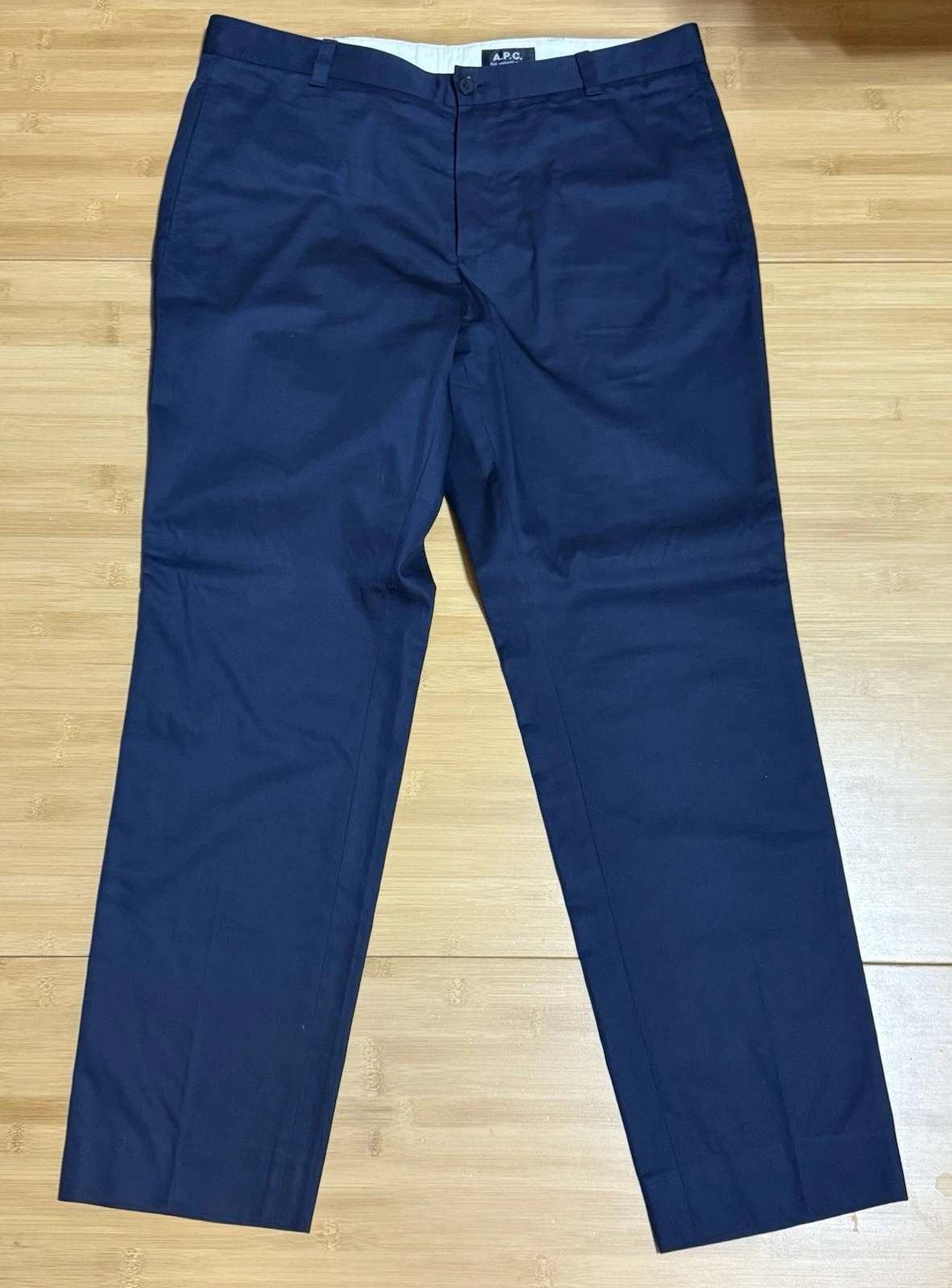 A.P.C. Pantalon chino bleu marine grand neuf