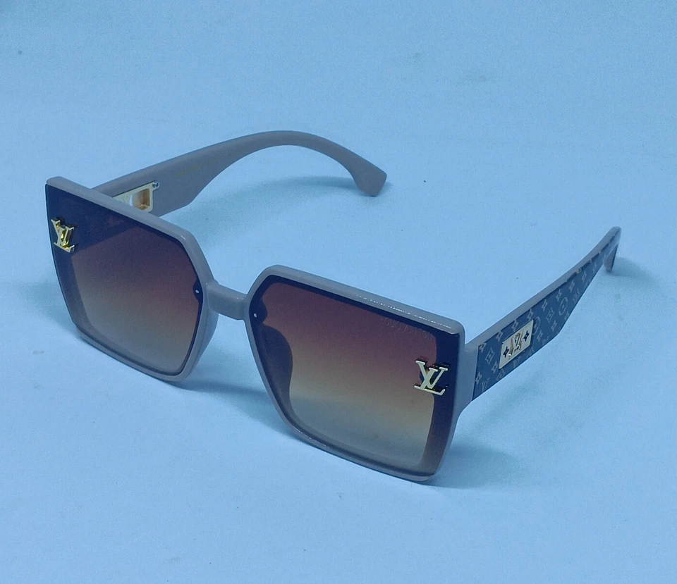 LOUIS VUITTON Oversized Square Luxury Brown Sunglasses - Image 2 of 4