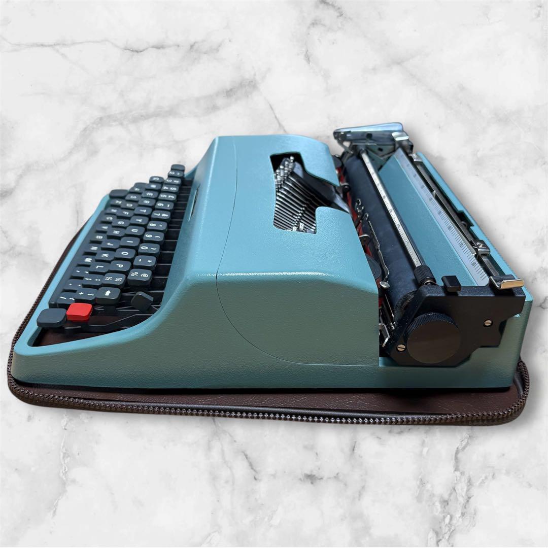 Gucci for Olivetti Lettera 32 Vintage Typewriter With Case