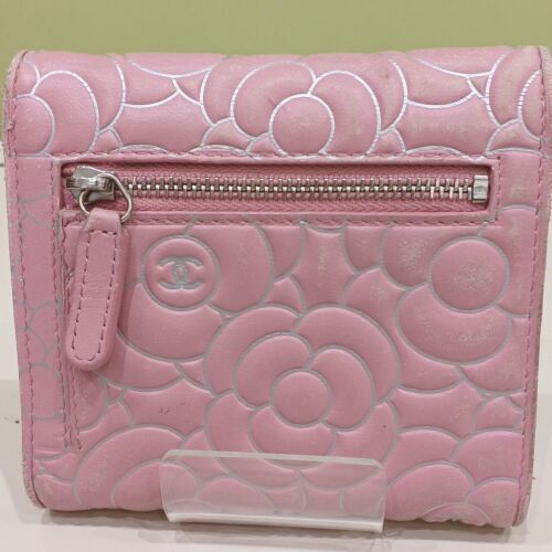 Genuine CHANEL Pink Leather Tri-fold Wallet with Camellia Flower Design - Picture 4 of 10