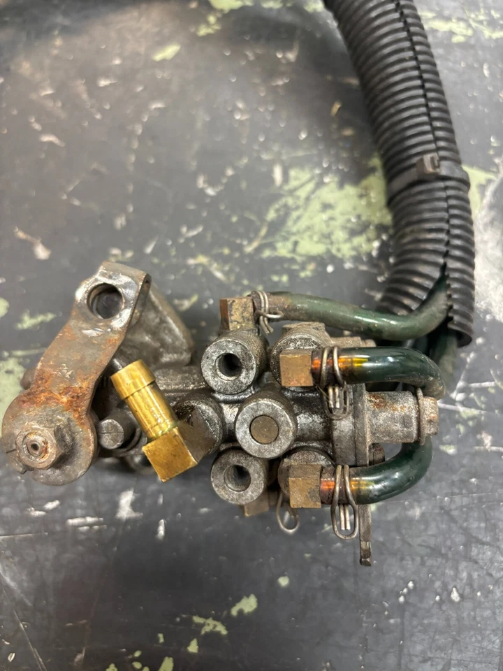 Bomba de aceite Polaris RMK 600 2004 2540102 RW6959 Foto 2 de 3