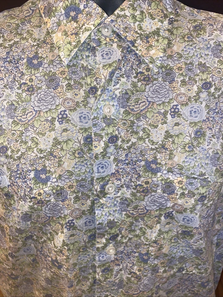 Camisa Maus & Hoffman Liberty of London Talla Mediana Abotonada Estampado Abstracto Foto 3 de 4