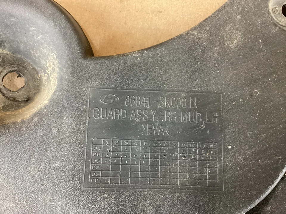 Guardabarros protector contra salpicaduras para Hyundai Sonata 2006-2010 868413K000 fabricante de equipos originales Foto 4 de 4