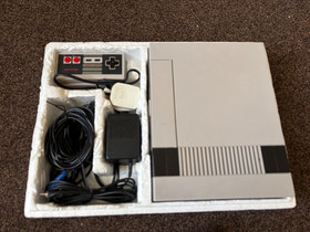 Nintendo Entertainment System NES Version Console Control Deck, Boxed