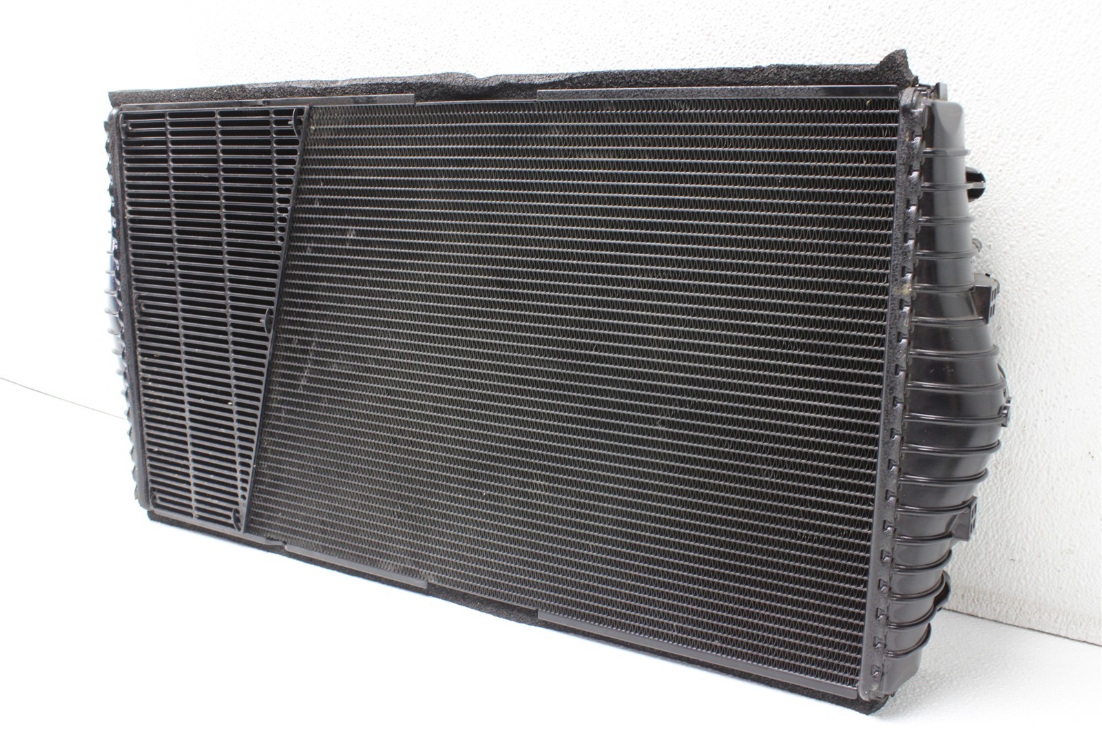 McLaren Artura 2025 Rear Left Radiator P/N 16LA596CP