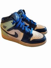 Nike Air Jordan 1 Mid Navy Blue Mist Green high top Sneakers 6Y or Women’s 7.5