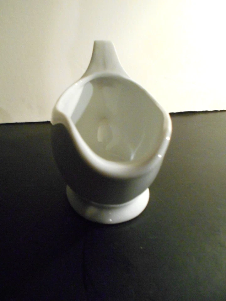 Cordon Bleu BIA White Porcelain Gravy Boat Bowl 16 oz French Country - Image 4 of 4