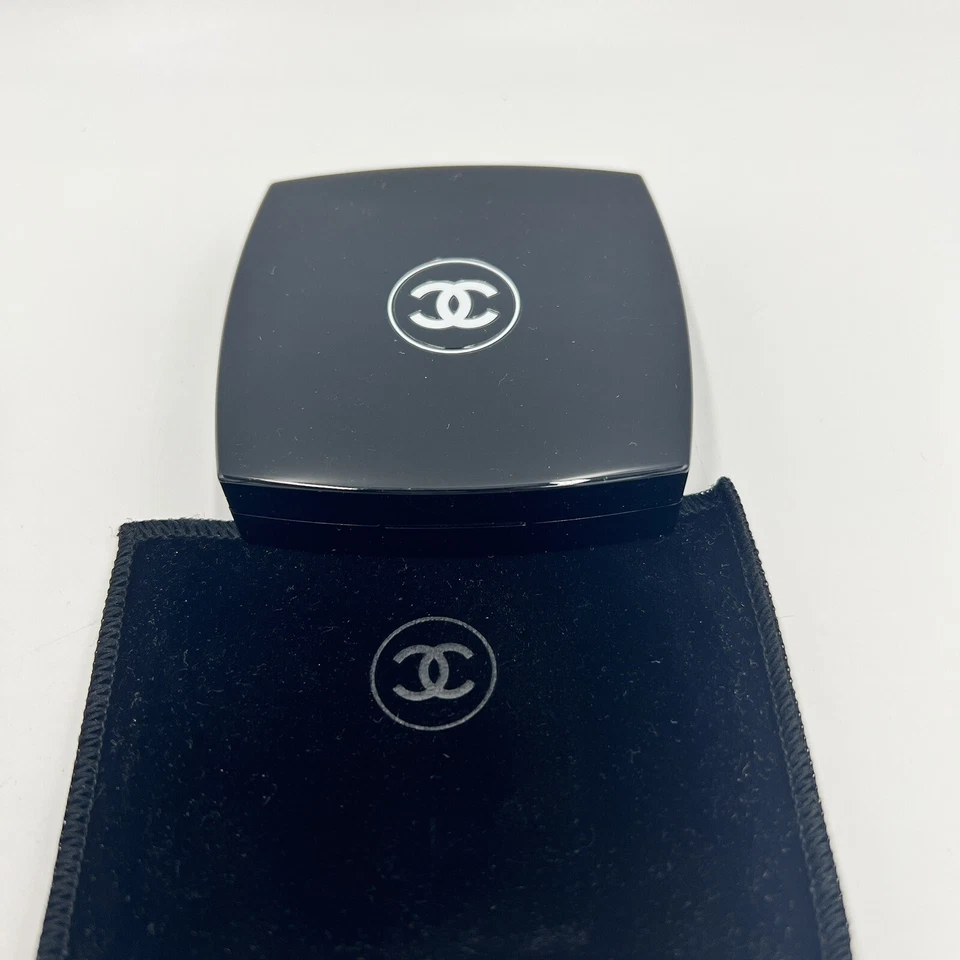 Pó Iluminador CHANEL So Chanel ROSE PERLE para Rosto e Decollete 0,49 oz - Imagem 3 de 4