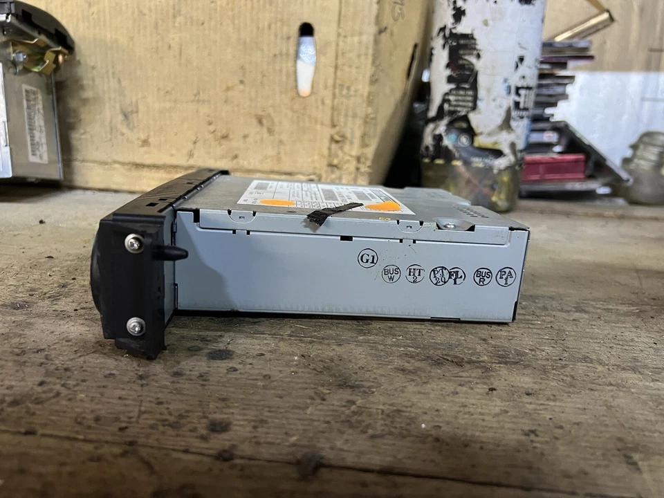 CHRYSLER TOWN AND COUNTRY/CARAVAN DVD PLAYER OEM 2009-2010 - Image 3 of 4