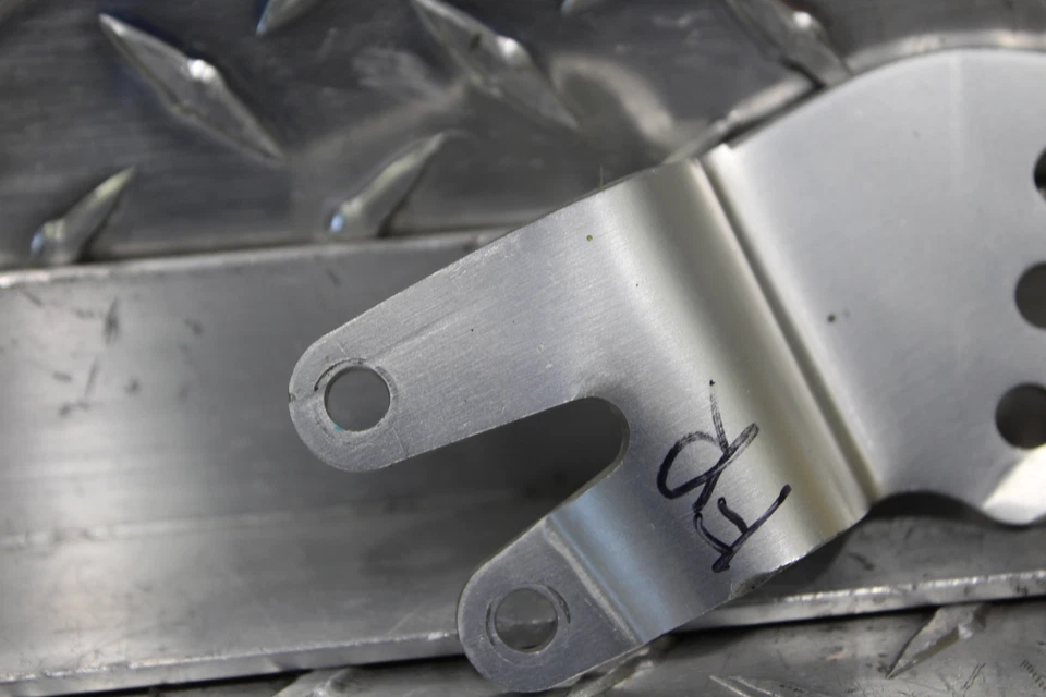 Yamaha YZF R6 2000 reposapiés delantero derecho clavija paso Foto 3 de 4