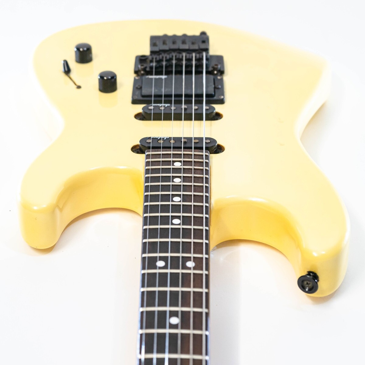 希少】Charvel Model-3 チャーベル エレキギター 希少】Charvel Model