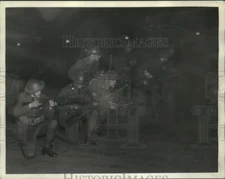 1935 Press Photo Company Engineers during a realistic War at Public Hall