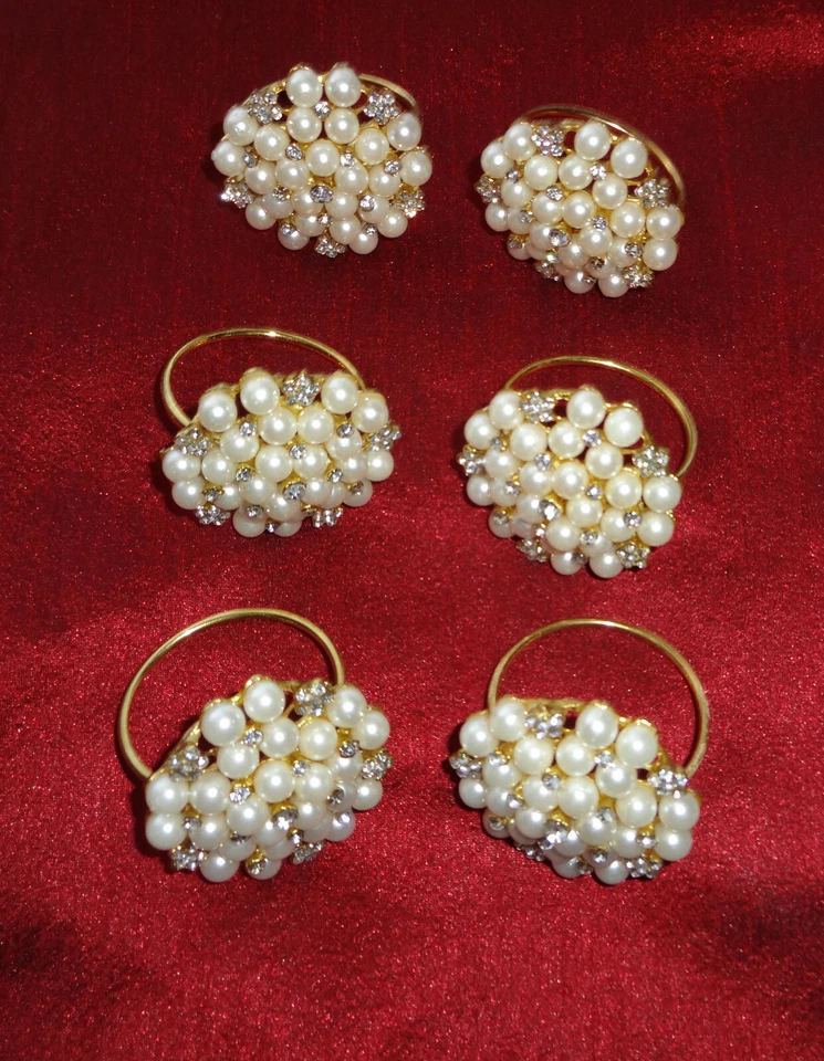 Anillos servilleteros de metal tono dorado perlas resina diamantes de imitación únicos 6 piezas día santo Navidad Foto 3 de 4