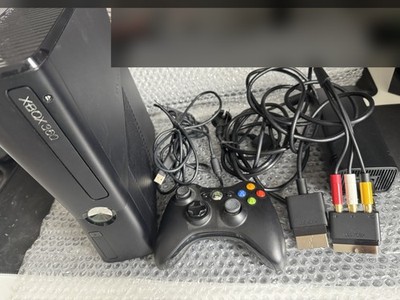 Microsoft Xbox 360 S Slim Konsole 4GB Modell 1439 schwarz + Controller + Kabel
