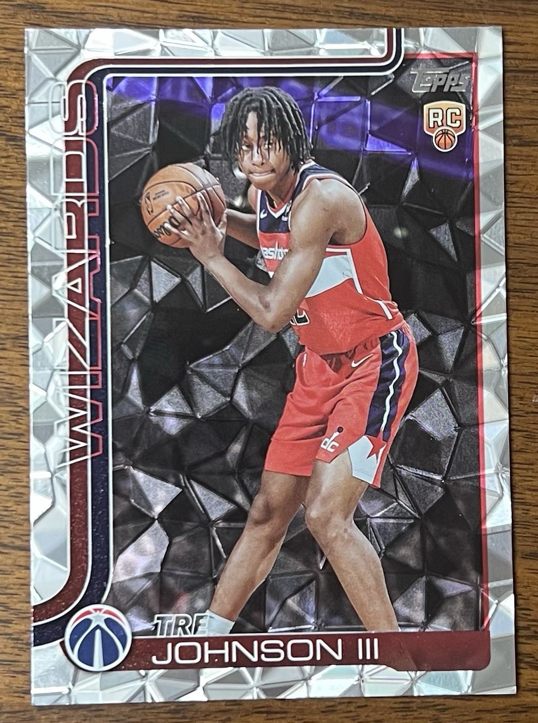 TRE JOHNSON III 2025-26 TOPPS RC 206 DIAMANTÉ FOIL SP WIZARDS!!!