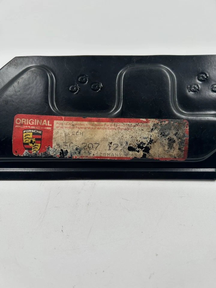 Placa de cubierta del enfriador de aceite Porsche 911 OEM 1984-1989 Foto 2 de 4