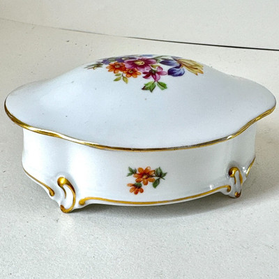 VINTAGE JL MENAU GRAF VON HENNEBERG WEISSGOLDRAND FLORAL PORZELLAN SCHMUCKKÄSTCHEN