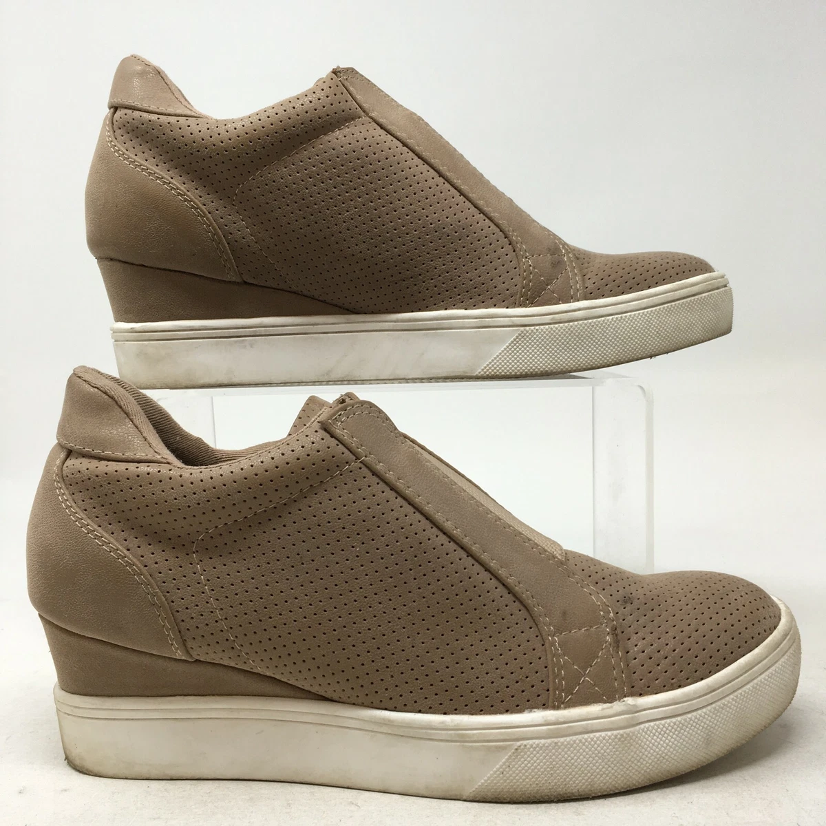 Mia sneakers store