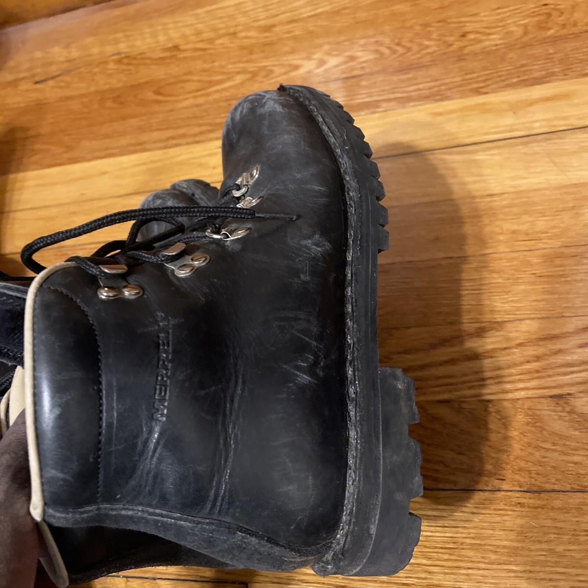 MERRELL Wilderness Leather Mid Hiking Boots Women Sz 8. Made in