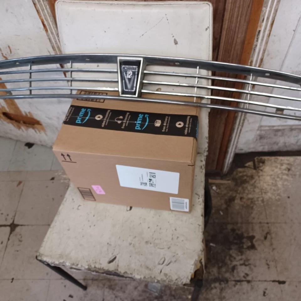 Parrilla de parachoques delantero cromada 84 Jaguar XJS V12 Foto 3 de 4