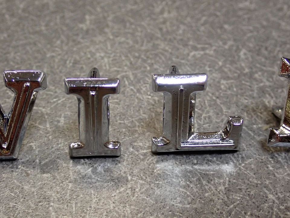 Buick Wildcat 1966 letras de maletero "WILDCAT" tapa trasera emblema logotipo 66 NUEVO Foto 3 de 4