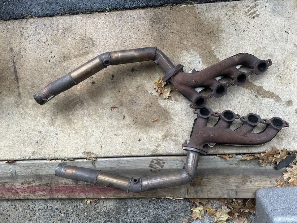 Par de coletores de escape 10-15 Chevy Camaro SS 6.2L (LS3/L99) LH&RH fabricante de equipamento original - Imagem 2 de 2