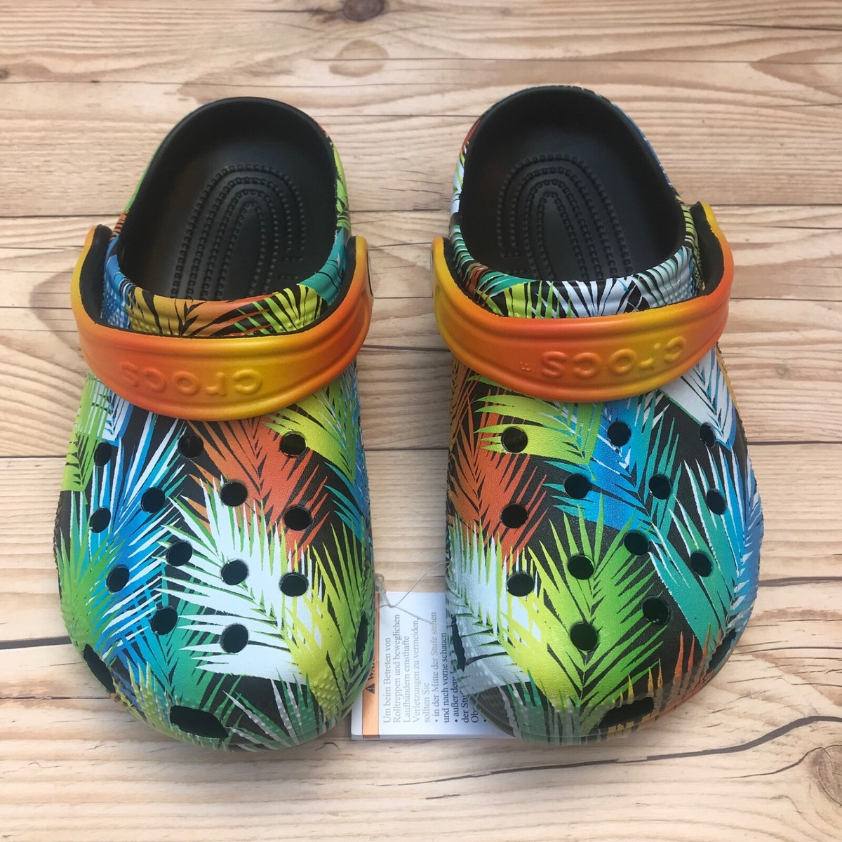New* Crocs Classic Pool Party Clog Tropical Leaves  display picture 3
