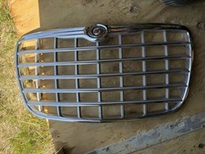 New Genuine Mopar Chrysler 300 Grille 77dub01020