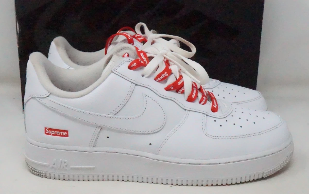 Preços baixos em Nike Air Force 1 x Supreme Low Box Logo - White